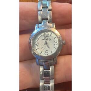 Women's 23mm Silver Tone Fossil Watch, WR 50M, ES-2187